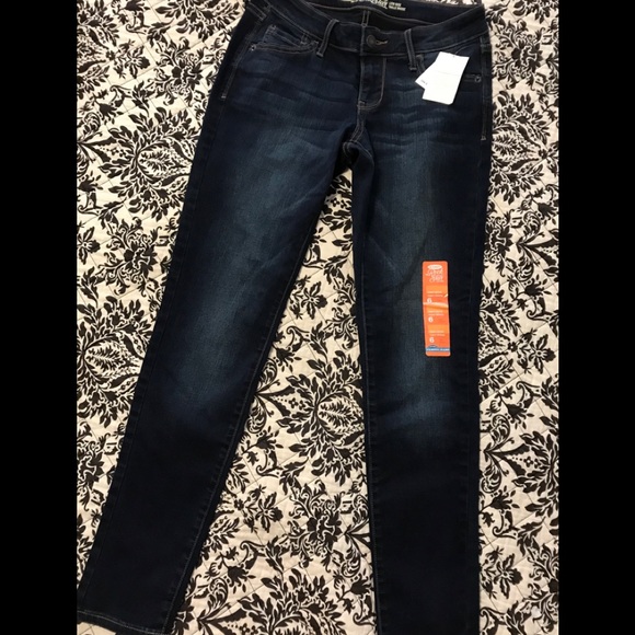 Old Navy Rockstar Skinny Jeans - Size 6 NWT - Picture 1 of 4